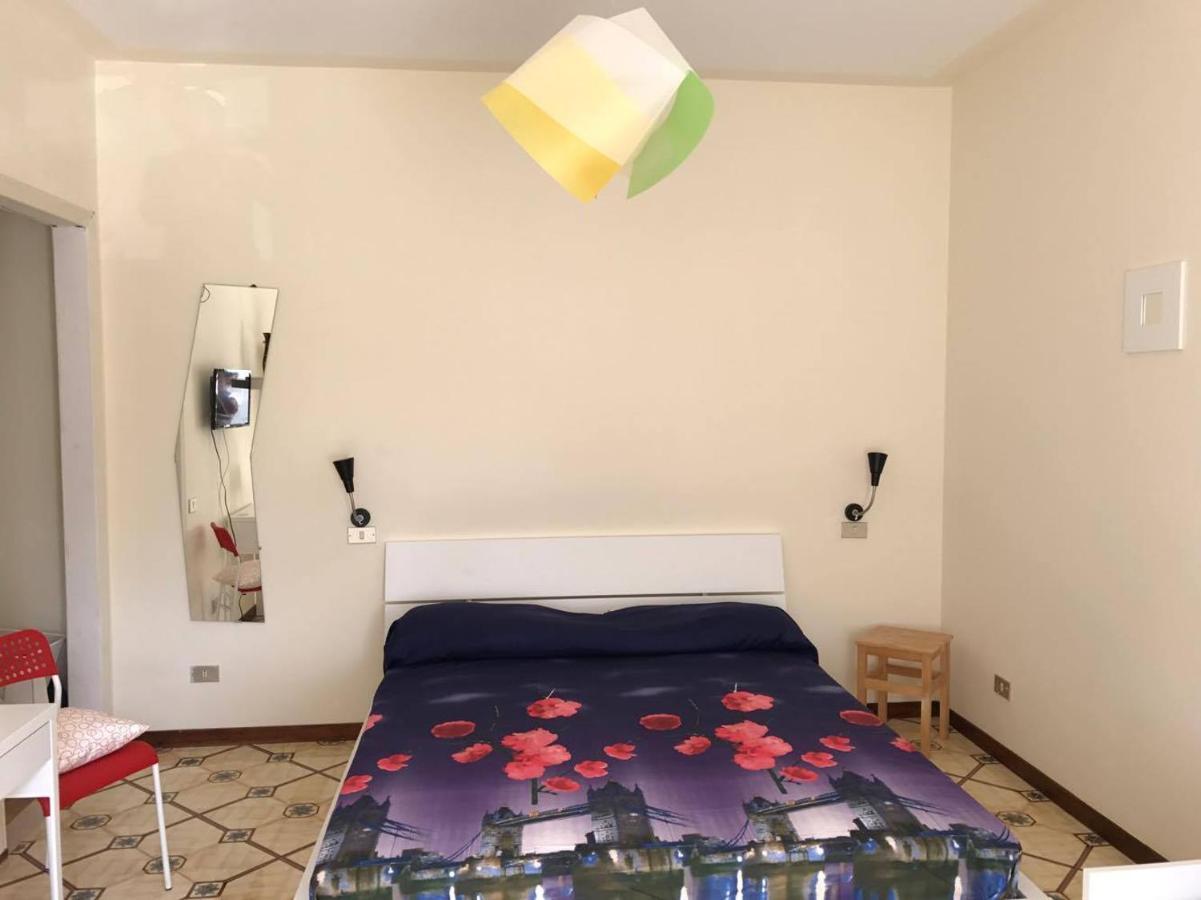 Amorosita Diamante Bagian luar foto